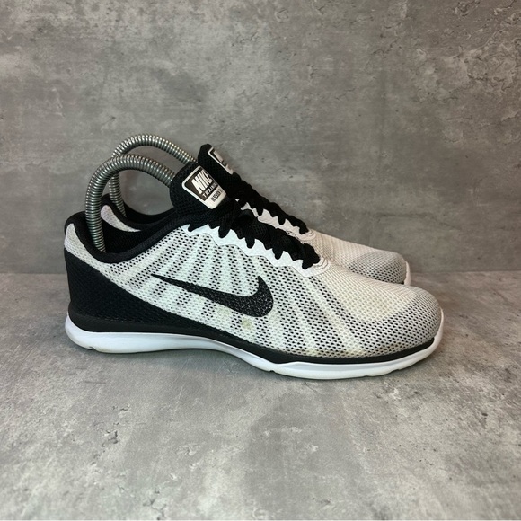 Nike Training In Season TR6 Sneakers Womens sz 6 - white/black - Picture 1 of 6
